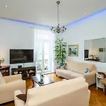 Cozy In With House Sea View דירה