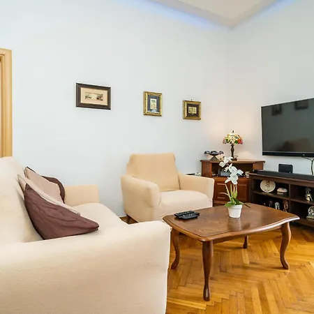 2 Bedroom Lovely In Apartmán Dubrovník
