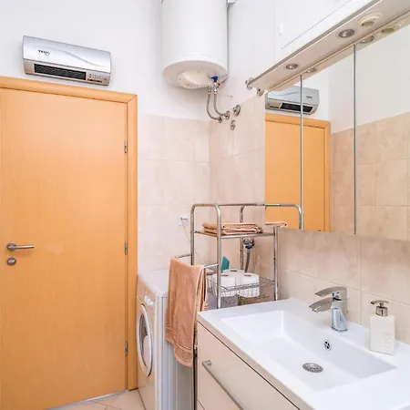 2 Bedroom In *