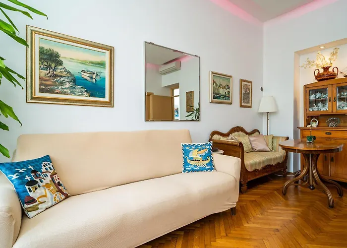 2 Bedroom In * Ragusa