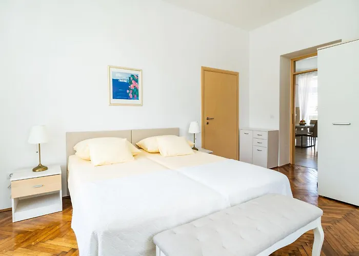 2 Bedroom In *